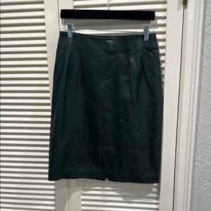 Elegant Maxima green  Leather Skirt  NWT